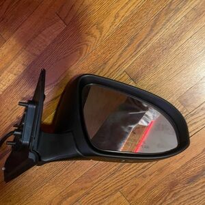 Sleek Black In-Mirror Video System